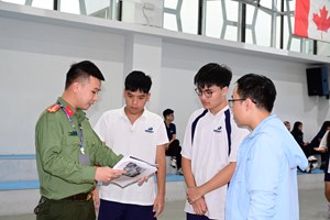 Tổ chức buổi tuyên truyền về Chiến dịch "không một mình - Cùng nhau an toàn trực tuyến" tại Trường liên cấp Quốc tế Dewey (Hải Phòng)