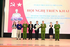 Công an xã Tiên Lãng: Triển khai mô hình phong trào toàn dân bảo vệ ANTQ “Trường học không ma tuý” và tổ chức tuyên truyền pháp luật