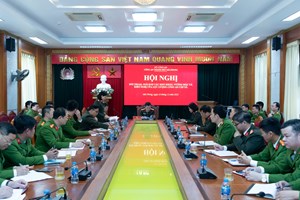 Đại tá Lê Trung Sơn – Phó Giám đốc CATP đối thoại, giải đáp các khó khăn, vướng mắc, kiến nghị về công tác tài chính, hậu cầu của Công an 64 xã, phường khu vực phía Tây Hải Phòng