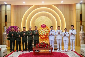 Lãnh đạo CATP thăm, chúc mừng Bộ Tư lệnh Hải quân và Bộ Tư lệnh Vùng Cảnh sát biển 1