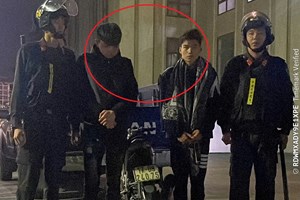 Lực lượng HP22- Công an thành phố: Bắt giữ 02 đối tượng ném vỏ chai vào lực lượng Công an