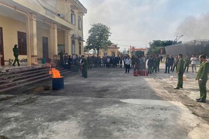 Tuyên truyền, trải nghiệm, thực hành kỹ năng PCCC&CNCH lực lượng tham gia bảo vệ an ninh trật tự ở cơ sở và đại diện các cơ sở thuộc diện quản lý của UBND xã Bình Giang