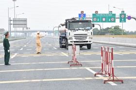 Kiểm tra 6.397 phương tiện với 8.568 người đi qua các chốt kiểm soát ở cửa ngõ thành phố