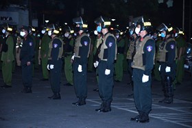 Phạt 3 trường hợp vi phạm ra ngoài sau 22 giờ đêm không có giấy tờ tùy thân