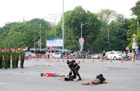 Phòng Cảnh sát cơ động: Đẩy mạnh phong trào thi đua “Hai quản, ba giữ"