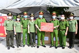 Đẩy mạnh công tác hoạt động đoàn thể quần chúng