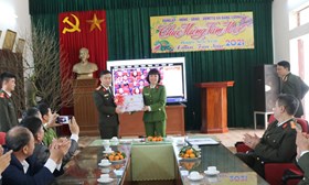 Lãnh đạo Công an thành phố chúc Tết các đơn vị, địa phương, gia đình có công với cách mạng