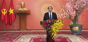 Đồng chí Lê Văn Thành, Ủy viên Trung ương Đảng, Bí thư Thành ủy, Chủ tịch HĐND thành phố Hải Phòng chúc mừng năm mới