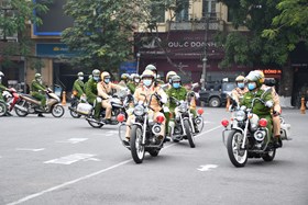 Đội CSGT-TT Công an quận Hồng Bàng: Phạt vi phạm hành chính 12 đối tượng vi phạm trật tự an toàn giao thông trong lễ giao quân năm 2021