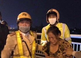 Đội Cảnh sát giao thông số 2 (Phòng CSGT đường bộ - đường sắt) kịp thời cứu người định tự tử