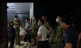 Chốt Cầu Bồng, xã Lê Thiện, huyện An Dương: Phát hiện một người trên thùng xe tải, yêu cầu xe quay đầu
