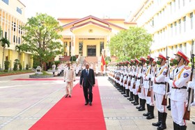 Phát huy truyền thống vẻ vang, xây dựng lực lượng CAND cách mạng, chính quy, tinh nhuệ, hiện đại, góp phần đắc lực xây dựng và bảo vệ Tổ quốc