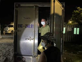 Phát hiện trường hợp trốn trong thùng xe tải qua chốt kiểm soát dịch Covid-19