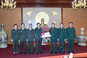Giám đốc CATP thăm, tặng quà Bộ Tư lệnh quân khu III nhân dịp Tết Nguyên đán Nhâm Dần 2022