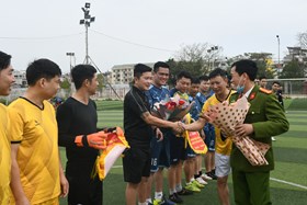 Công an quận Lê Chân: Giao hữu bóng đã chào mừng 25 năm Ngày kỷ niệm truyền thống lực lượng ĐTTP về ma túy