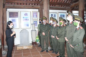 Tăng cường công tác giáo dục chính trị, tư tưởng