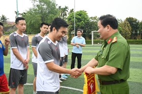 Giao hữu bóng đá chào mừng kỷ niệm 76 năm Ngày truyền thống lực lượng Tham mưu Công an nhân dân
