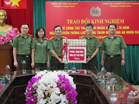 Phòng Tham mưu trao đổi kinh nghiệm nhân kỷ niệm 76 năm Ngày truyền thống lực lượng Tham mưu CAND tại Công an tỉnh Hà Nam