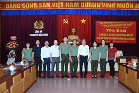  Toạ đàm "Đẩy mạnh công tác tuyên truyền về sự nghiệp bảo vệ  an ninh Tổ quốc và xây dựng lượng Công an thành phố Hải Phòng trong sạch vững mạnh"