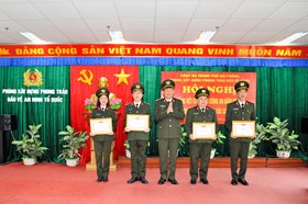 Phòng Xây dựng phong trào bảo vệ ANTQ - CATP: Biểu dương 5 tập thể, cá nhân xuất sắc