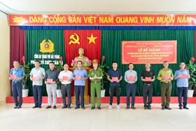 Bế giảng lớp huấn luyện công tác quản lý, sử dụng vũ khí, công cụ hỗ trợ