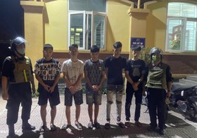 Phòng Cảnh sát cơ động: Kiểm tra, phát hiện 05 thanh niên tàng trữ vũ khí