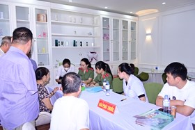 Bệnh viện Công an thành phố: Tổ chức khám bệnh tình nguyện, cấp thuốc miễn phí cho hơn 100 bệnh nhân tại phường Đằng Lâm (quận Hải An)