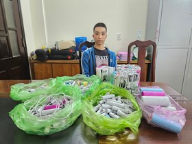 Công an quận Hồng Bàng bắt quả tang đối tượng tàng trữ, vận chuyển pháo nổ với số lượng lớn