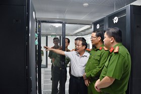 Công an thành phố trao đổi, học tập kinh nghiệm triển khai các mô hình điểm Đề án 06/CP tại Công an 2 tỉnh Thừa Thiên Huế, Quảng Nam