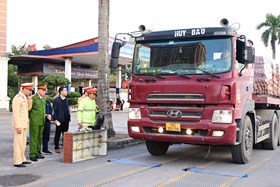 Mật phục, đấu trí, quyết liệt trong chỉ đạo và thực hiện nghiêm việc xử lý xe quá tải