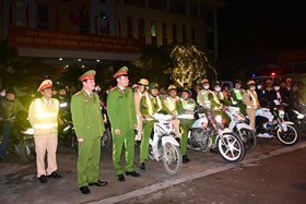Công an huyện Thuỷ Nguyên tăng cường xử lý, răn đe đối tượng điều khiển phương tiện lạng lách, đánh võng