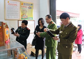 Lực lượng Công an phối hợp xử phạt 4 cơ sở vi phạm quy định về an toàn thực phẩm