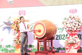 Thiếu tướng Vũ Thanh Chương Giám đốc Công an thành phố dự Lễ khai giảng năm học mới tại trường THPT Thái Phiên