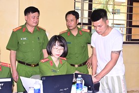 Thu nhận hồ sơ cấp căn cước lưu động cho phạm nhân được đề nghị đặc xá năm 2024 tại Trại giam Xuân Nguyên