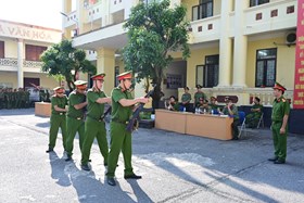 Công an các quận tổ chức 327 lượt tự kiểm tra Điều lệnh CAND