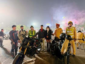 Công an quận Hồng Bàng xử lý 07 trường hợp đốt pháo sáng sau trận chung kết ASEAN CUP 2024.