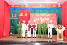 Phòng Cảnh sát cơ động: Công bố các quyết định của Giám đốc CATP về công tác cán bộ