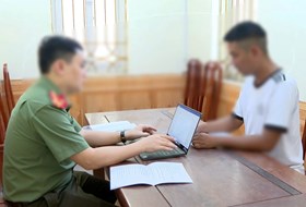 Công an làm việc với chủ tài khoản đăng tin sai sự thật vụ việc xây nhầm nhà tại Hải Phòng