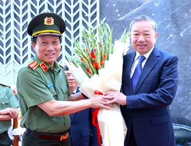 Công an nhân dân vì Đảng, vì dân