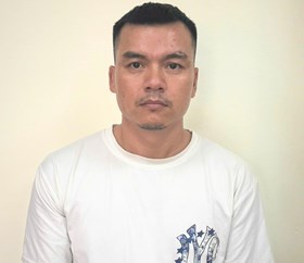Công an phường Hoà Bình vận động thành công đối tượng truy nã đặc biệt ra đầu thú sau hơn 4 tháng lẩn trốn