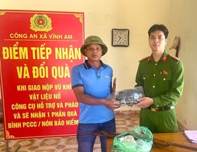 Công an xã Vĩnh Am vận động thu hồi 02 khẩu súng và 30 viên đạn