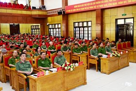 Thiếu tướng Bùi Quang Bình – Giám đốc CATP tham dự điểm cầu Hội nghị toàn quốc quán triệt, triển khai 4 Nghị quyết của Bộ Chính trị