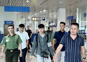 Trạm Công an cửa khẩu sân bay quốc tế Cát Bi: Dẫn giải an toàn đối tượng truy nã về nước đầu thú