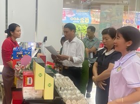 Công an phường Nguyễn Đại Năng  phối hợp quản lý, giám sát an toàn thực phẩm trên địa bàn