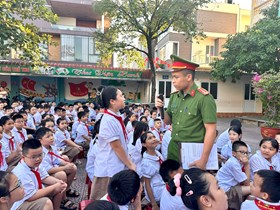 Tuyên truyền, giáo dục pháp luật cho gần 600 học sinh trường Tiểu học Quán Trữ (phường Kiến An)