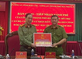 Đoàn công tác Công an thành phố Hải Phòng thăm và hỗ trợ Công an tỉnh Đăk Lăk khắc phục hậu quả mưa lũ