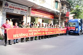 Hội Phụ nữ Công an thành phố Hải Phòng hỗ trợ đồng bào vùng lũ Đắk Lắk quà tặng hơn 800 triệu đồng