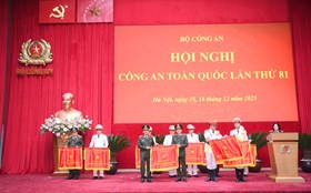 Nhiều tập thể, cá nhân có thành tích xuất sắc được khen thưởng tại Hội nghị Công an toàn quốc lần thứ 81