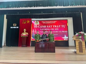Công an các phường Lê Chân, phường Trần Nhân Tông, phường An Hải và xã An Trường: Vận động Nhân dân thu hồi 05 khẩu súng các loại và 5,6kg pháo
