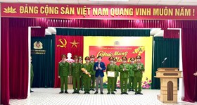 Công an phường Bạch Đằng long trọng tổ chức Lễ chào cờ đầu năm 2026